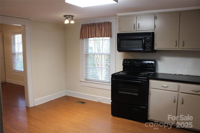 436 E Oakwood Avenue, Albemarle, NC 28001