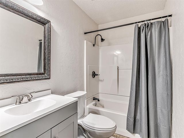 1009 Shady Creek Circle, Guthrie, OK 73044