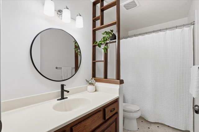 2032 Post Road, Madison, WI 53713