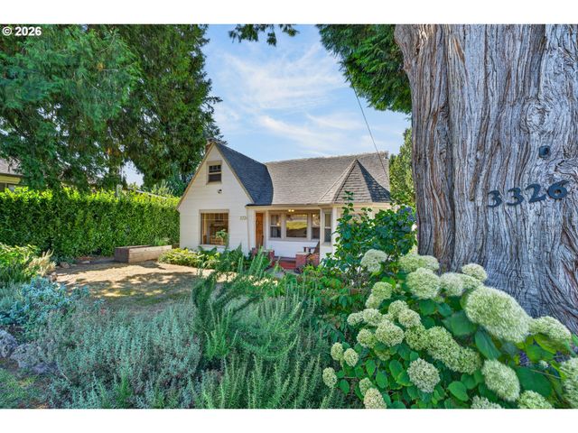 3326 Se LAKE Rd, Milwaukie, OR 97222