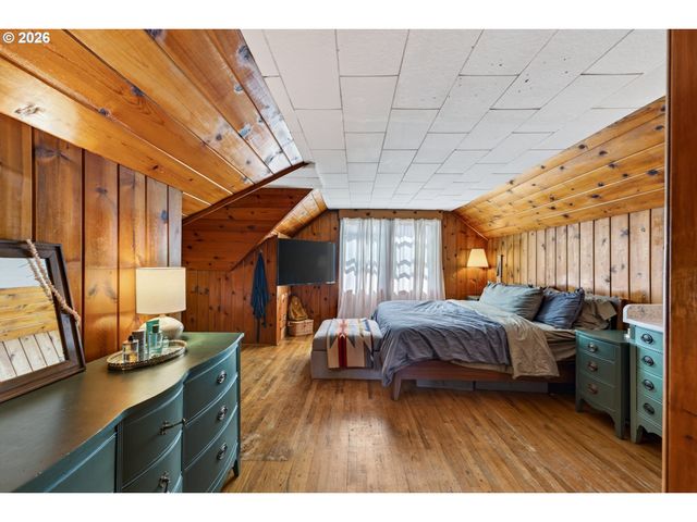 3326 Se LAKE Rd, Milwaukie, OR 97222