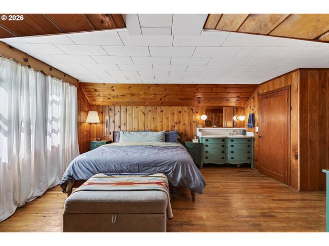 3326 Se LAKE Rd, Milwaukie, OR 97222