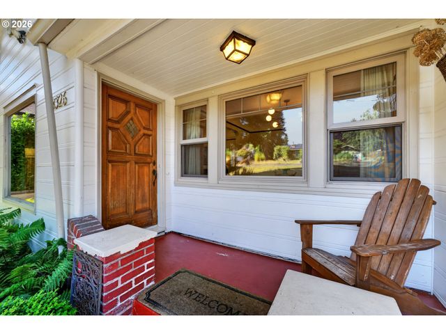 3326 Se LAKE Rd, Milwaukie, OR 97222