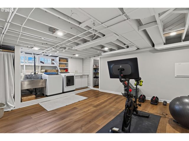 3326 Se LAKE Rd, Milwaukie, OR 97222
