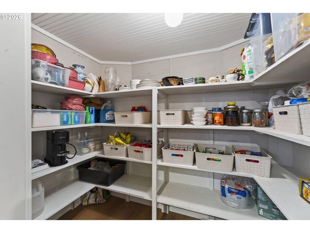3326 Se LAKE Rd, Milwaukie, OR 97222