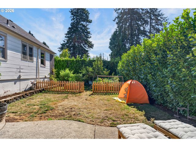 3326 Se LAKE Rd, Milwaukie, OR 97222
