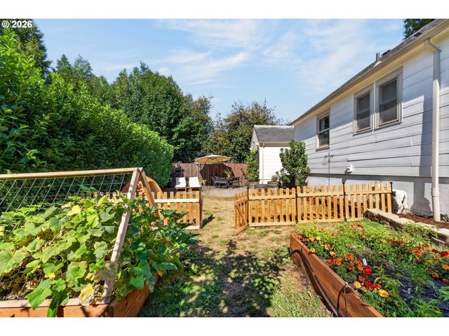 3326 Se LAKE Rd, Milwaukie, OR 97222