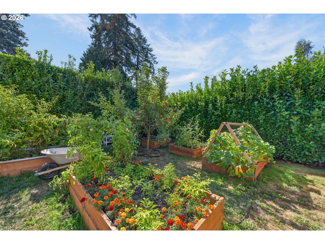 3326 Se LAKE Rd, Milwaukie, OR 97222