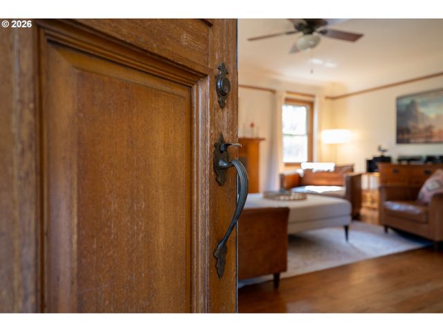 3326 Se LAKE Rd, Milwaukie, OR 97222