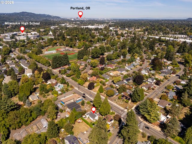 3326 Se LAKE Rd, Milwaukie, OR 97222
