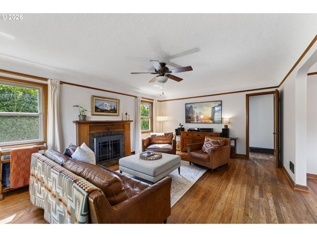 3326 Se LAKE Rd, Milwaukie, OR 97222