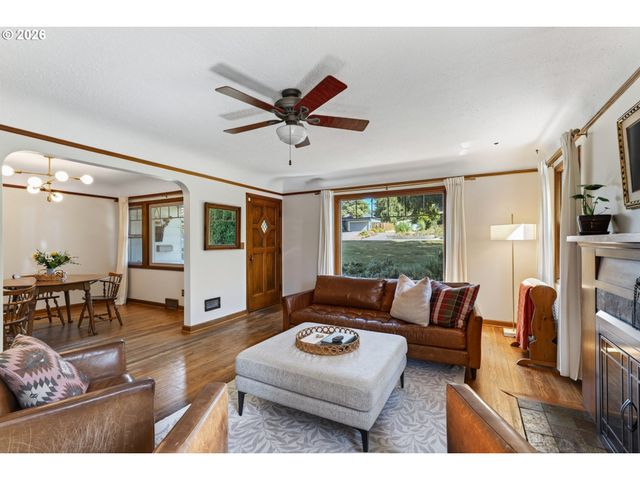 3326 Se LAKE Rd, Milwaukie, OR 97222