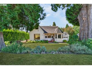 3326 Se LAKE Rd, Milwaukie, OR 97222