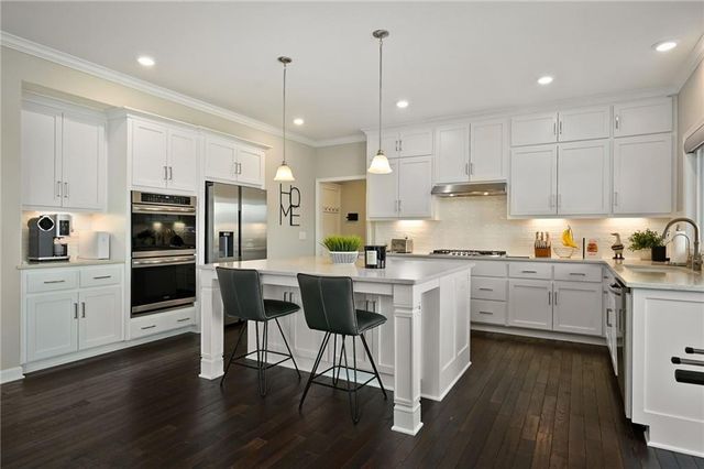 3020 SW Arboridge Drive, Lee's Summit, MO 64082