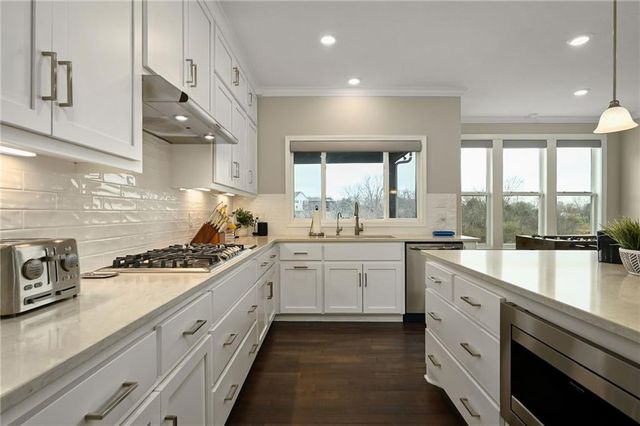 3020 SW Arboridge Drive, Lee's Summit, MO 64082