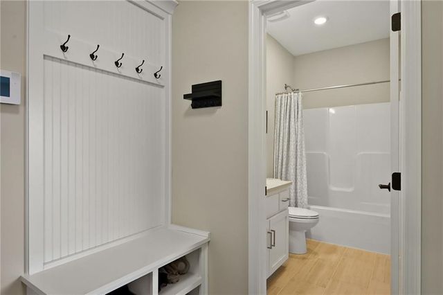 3020 SW Arboridge Drive, Lee's Summit, MO 64082