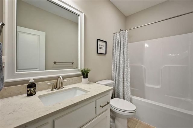 3020 SW Arboridge Drive, Lee's Summit, MO 64082