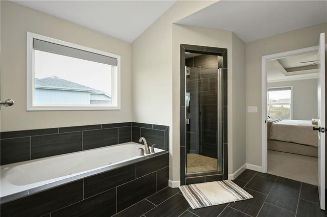 3020 SW Arboridge Drive, Lee's Summit, MO 64082