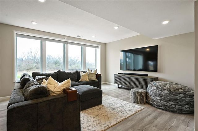 3020 SW Arboridge Drive, Lee's Summit, MO 64082