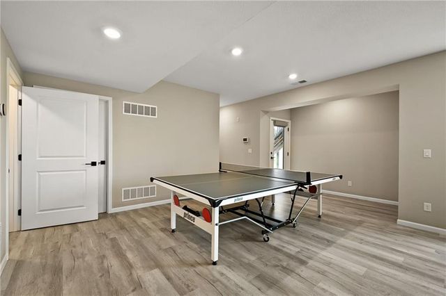3020 SW Arboridge Drive, Lee's Summit, MO 64082