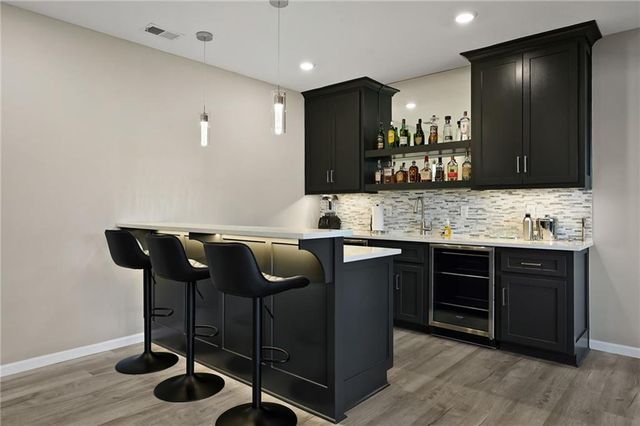 3020 SW Arboridge Drive, Lee's Summit, MO 64082