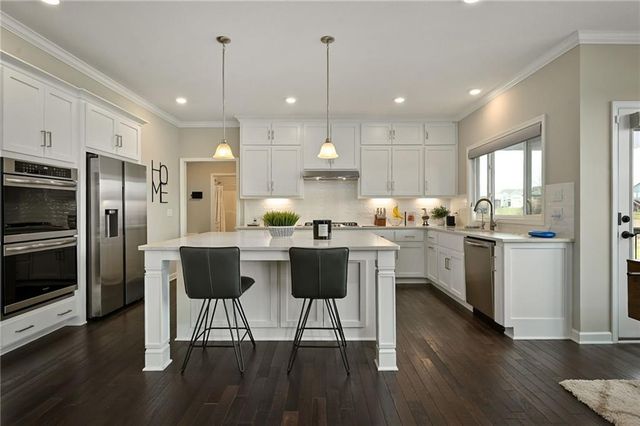 3020 SW Arboridge Drive, Lee's Summit, MO 64082