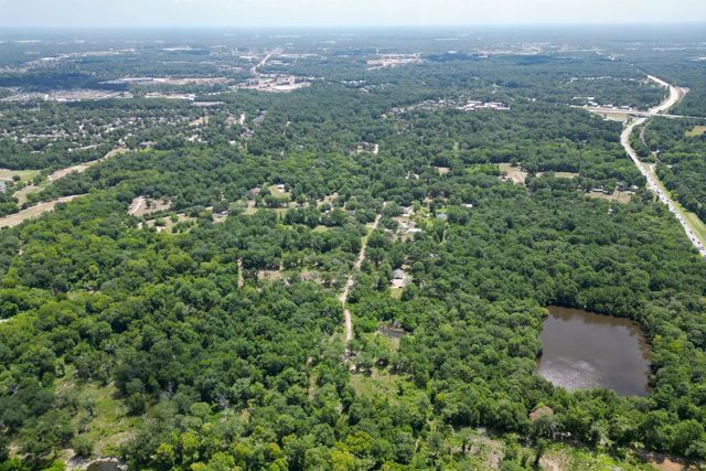 215 Garden West Road, Conroe, TX 77304