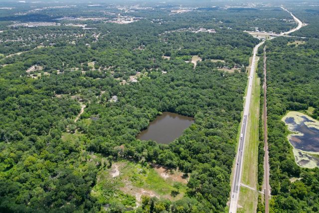 215 Garden West Road, Conroe, TX 77304