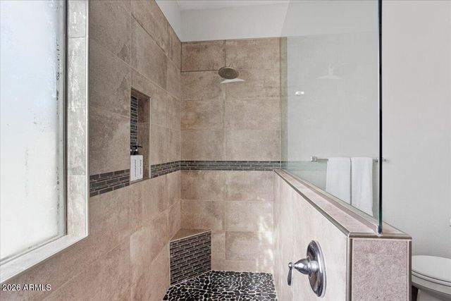 8775 W LAUREL Lane, Peoria, AZ 85345