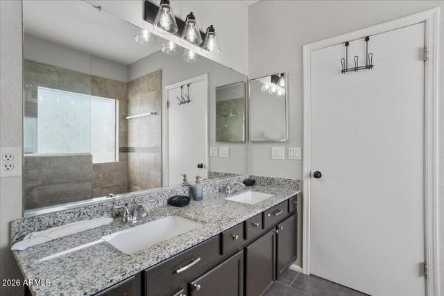 8775 W LAUREL Lane, Peoria, AZ 85345