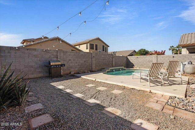 8775 W LAUREL Lane, Peoria, AZ 85345
