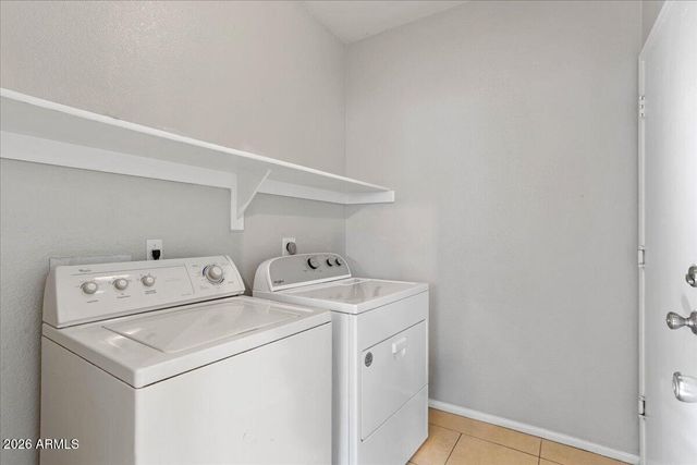 8775 W LAUREL Lane, Peoria, AZ 85345