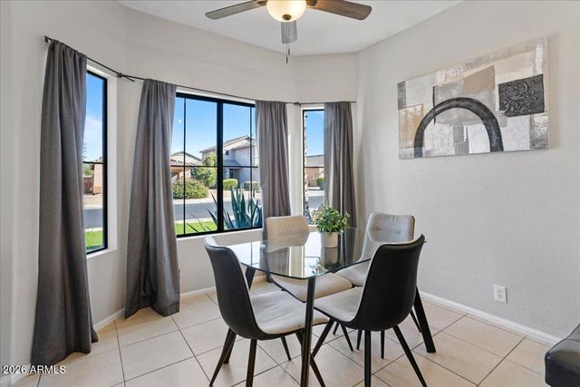 8775 W LAUREL Lane, Peoria, AZ 85345