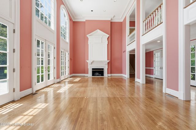 25 Poplar Hill Rd, Louisville, KY 40207