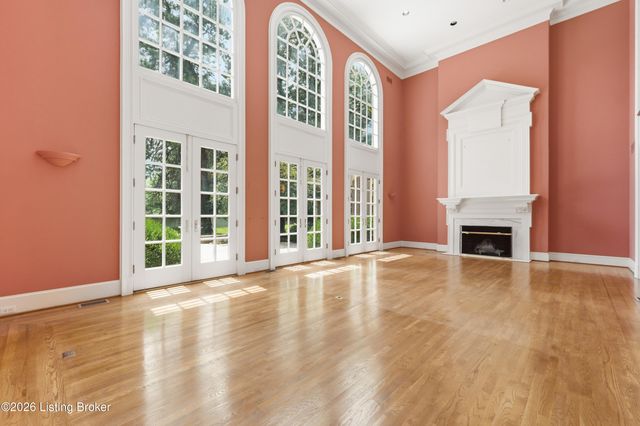 25 Poplar Hill Rd, Louisville, KY 40207