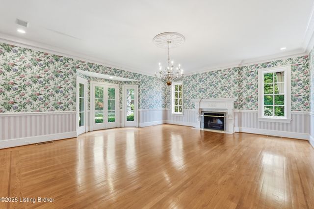 25 Poplar Hill Rd, Louisville, KY 40207