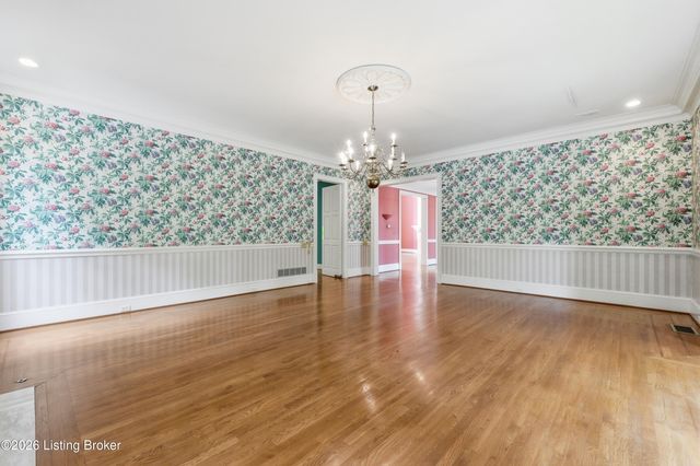 25 Poplar Hill Rd, Louisville, KY 40207