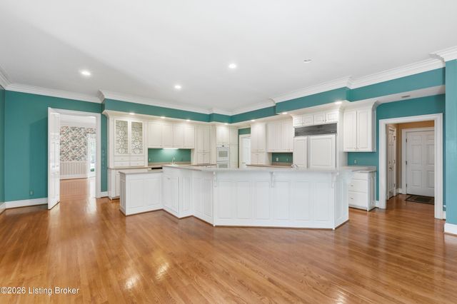 25 Poplar Hill Rd, Louisville, KY 40207