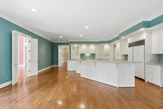 25 Poplar Hill Rd, Louisville, KY 40207