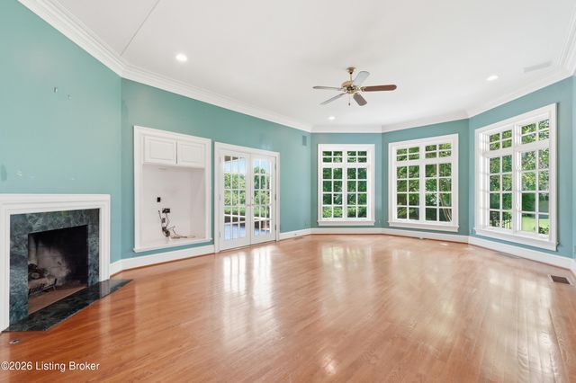 25 Poplar Hill Rd, Louisville, KY 40207