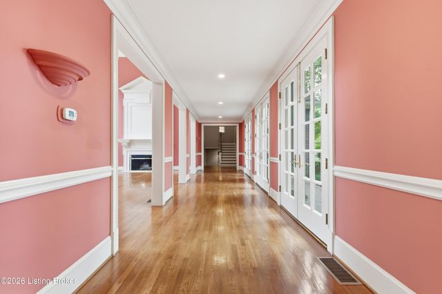 25 Poplar Hill Rd, Louisville, KY 40207