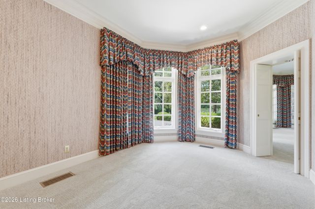 25 Poplar Hill Rd, Louisville, KY 40207