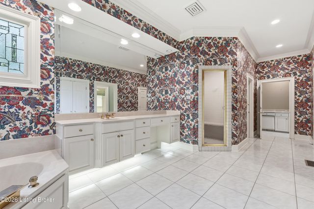 25 Poplar Hill Rd, Louisville, KY 40207