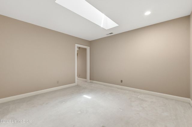 25 Poplar Hill Rd, Louisville, KY 40207
