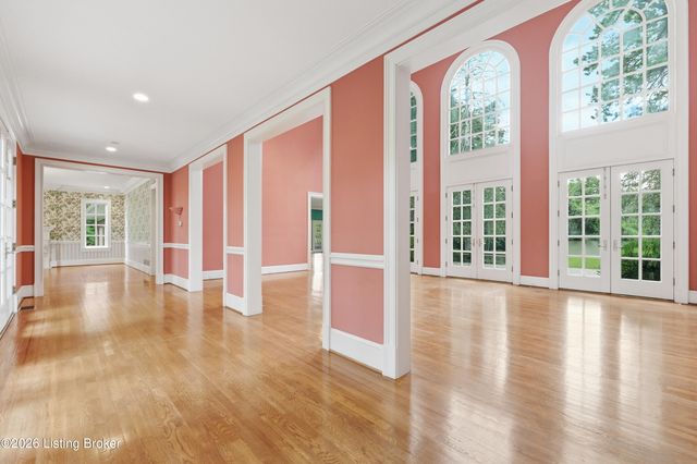 25 Poplar Hill Rd, Louisville, KY 40207