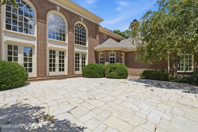 25 Poplar Hill Rd, Louisville, KY 40207
