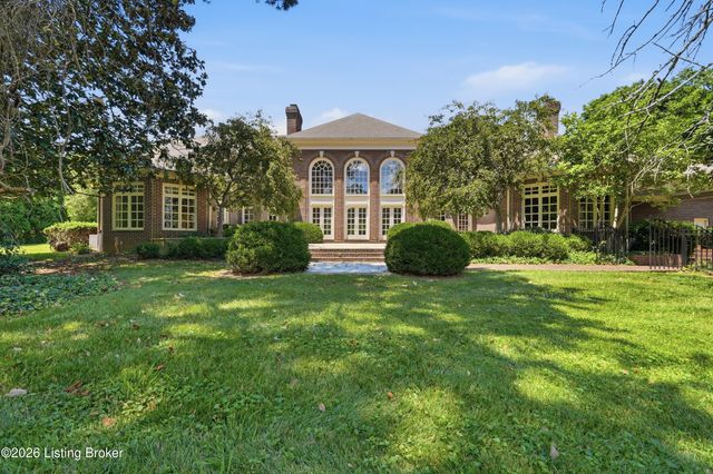 25 Poplar Hill Rd, Louisville, KY 40207