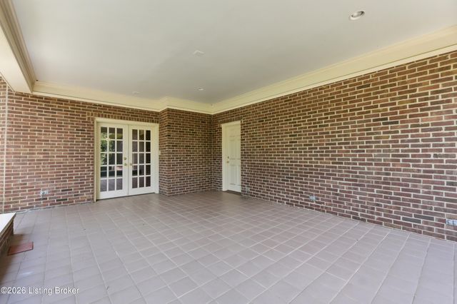 25 Poplar Hill Rd, Louisville, KY 40207