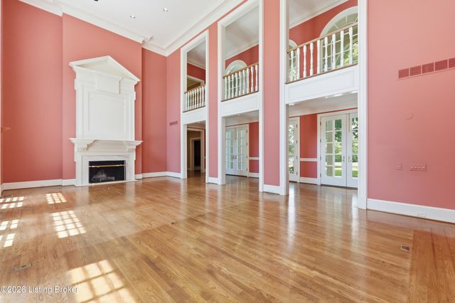 25 Poplar Hill Rd, Louisville, KY 40207