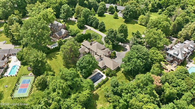 25 Poplar Hill Rd, Louisville, KY 40207